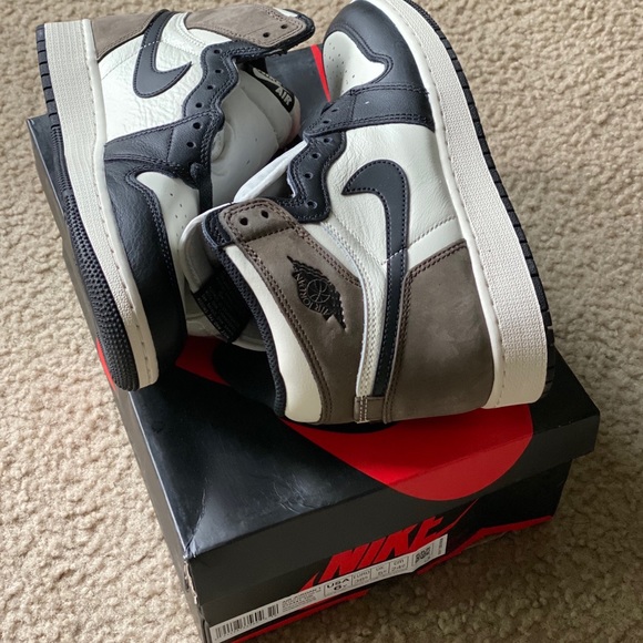 Air Jordan Retro 1 High Size 6Y New - Picture 7 of 11